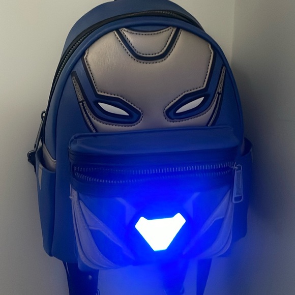 Marvel Rescue Loungefly - Picture 1 of 2